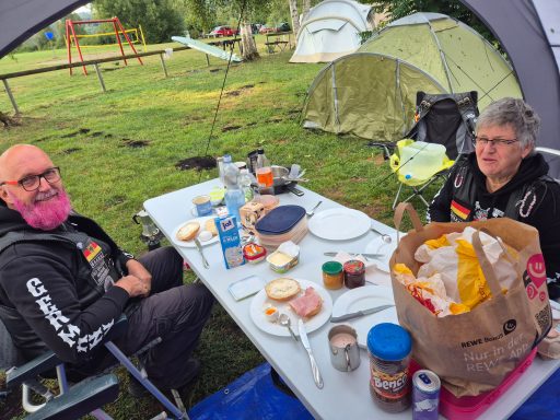 Neue Kräfte tanken beim Frühstück