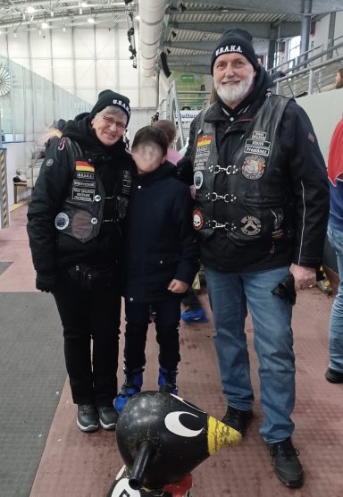 Eislaufen mit Creepy